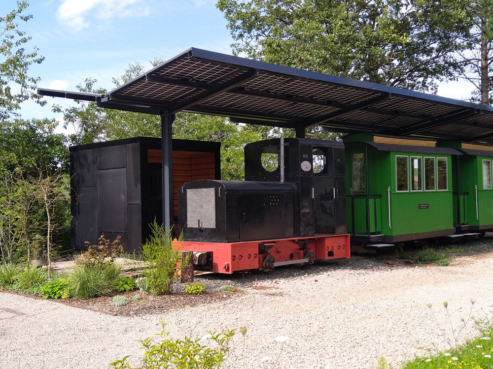 1. tinyblue steht auf dem Campingplatz Lindelgrund